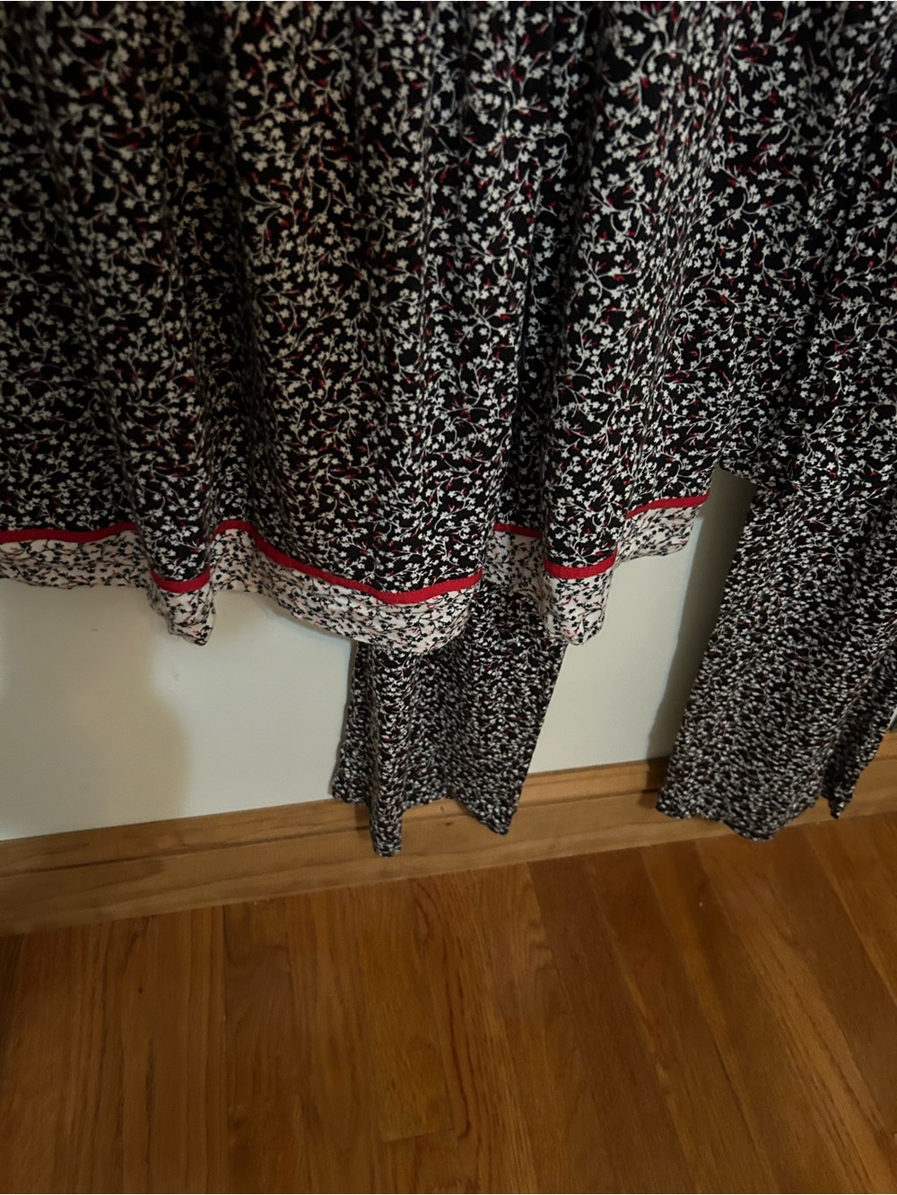 Ellen Tracy Black and White Printed Pajama Set with Red Trim - Picture 3 of 4